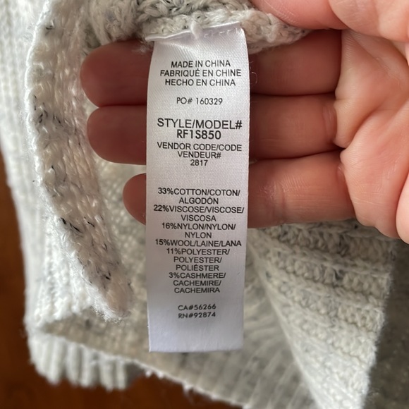 Splendid Sweater - Picture 7 of 9